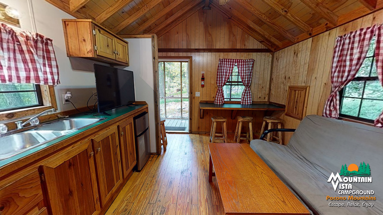 DELUXE 1-BEDROOM CABIN #1
