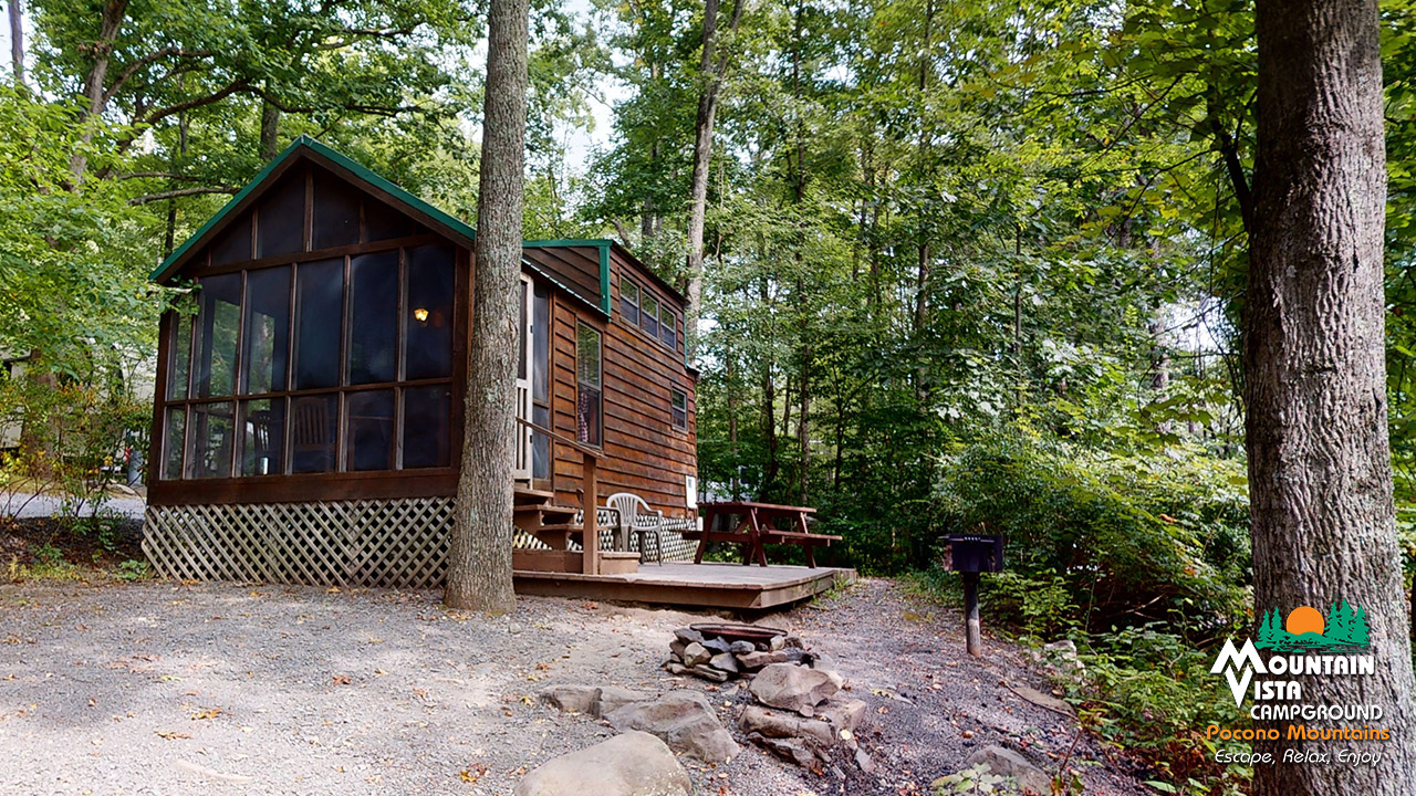 DELUXE LOFT CABIN