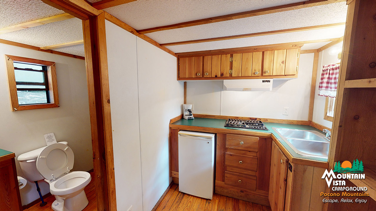 DELUXE LOFT CABIN