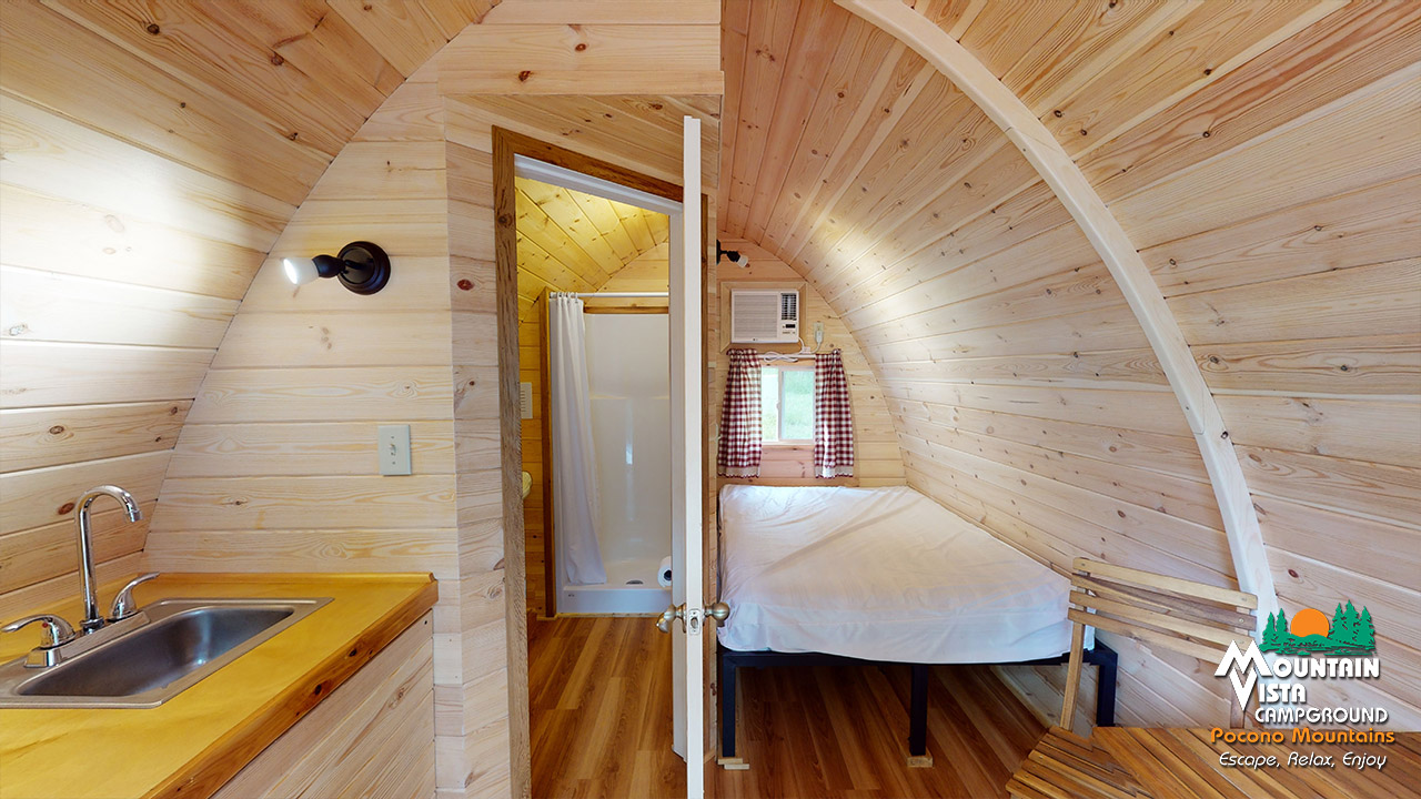 GLAMPING POD