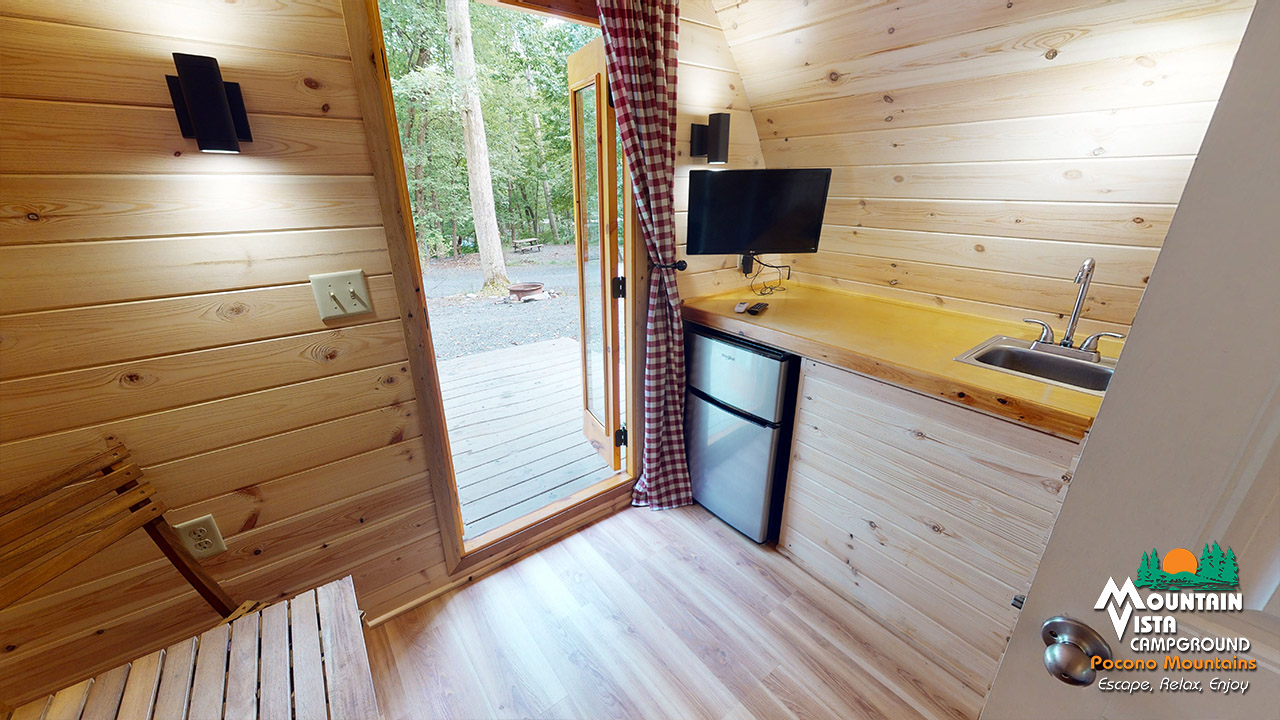 GLAMPING POD