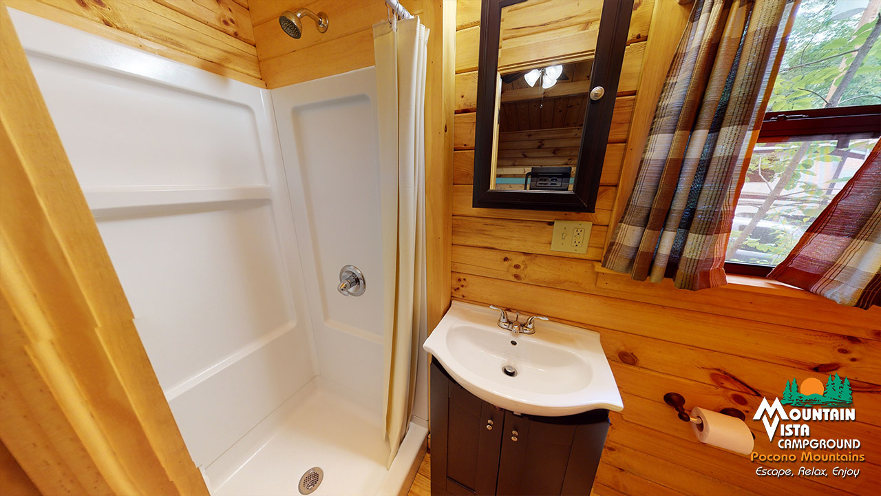 DELUXE 1-BEDROOM CABIN #2